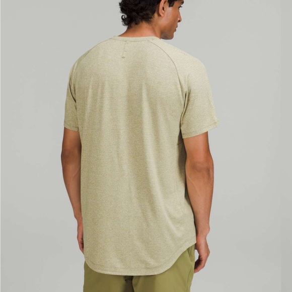 Men’s Lululemon Drysense Training Short Sleeve Shirt - Picture 2 of 7